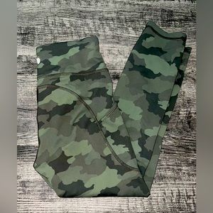 Lululemon camo cropped leggings